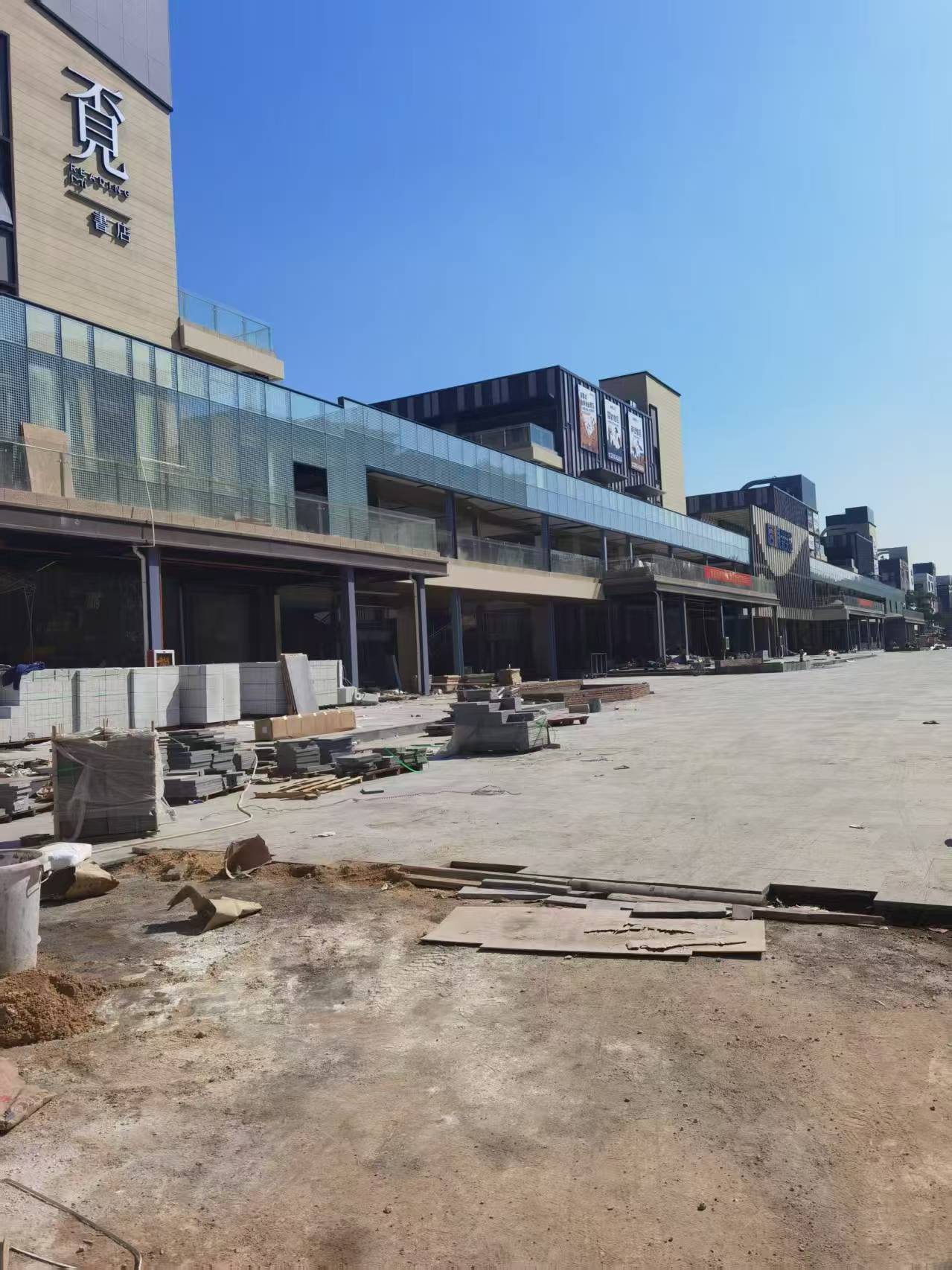深圳龙华大浪商业中心钢结构改造34650m2
